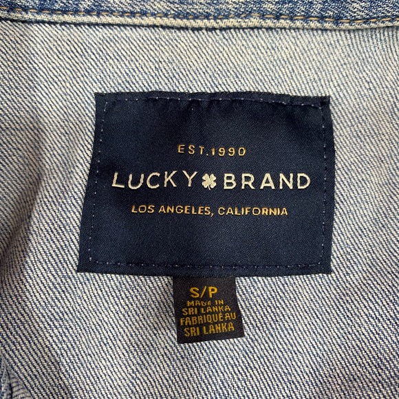 Lucky Brand Classic Jean Jacket in Blue Wash Denim Distressed Style Size Small - Picture 6 of 13